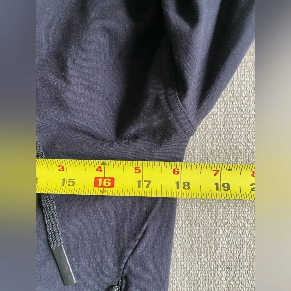 Lululemon Jacket Women’s 4 Black Cropped Hoodie